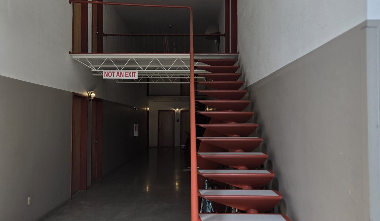 e18